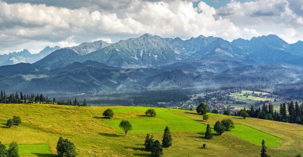 mountains-2535842_1280