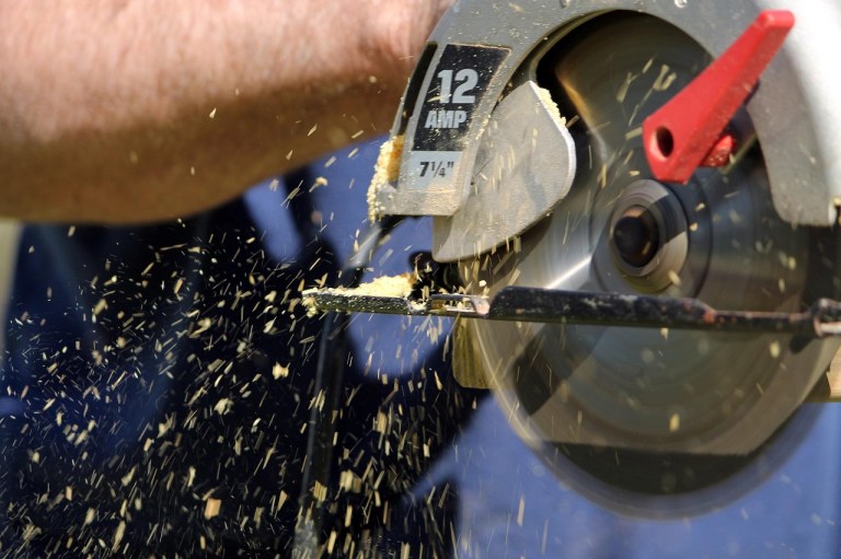 Comment couper du plexiglas proprement ? — free download